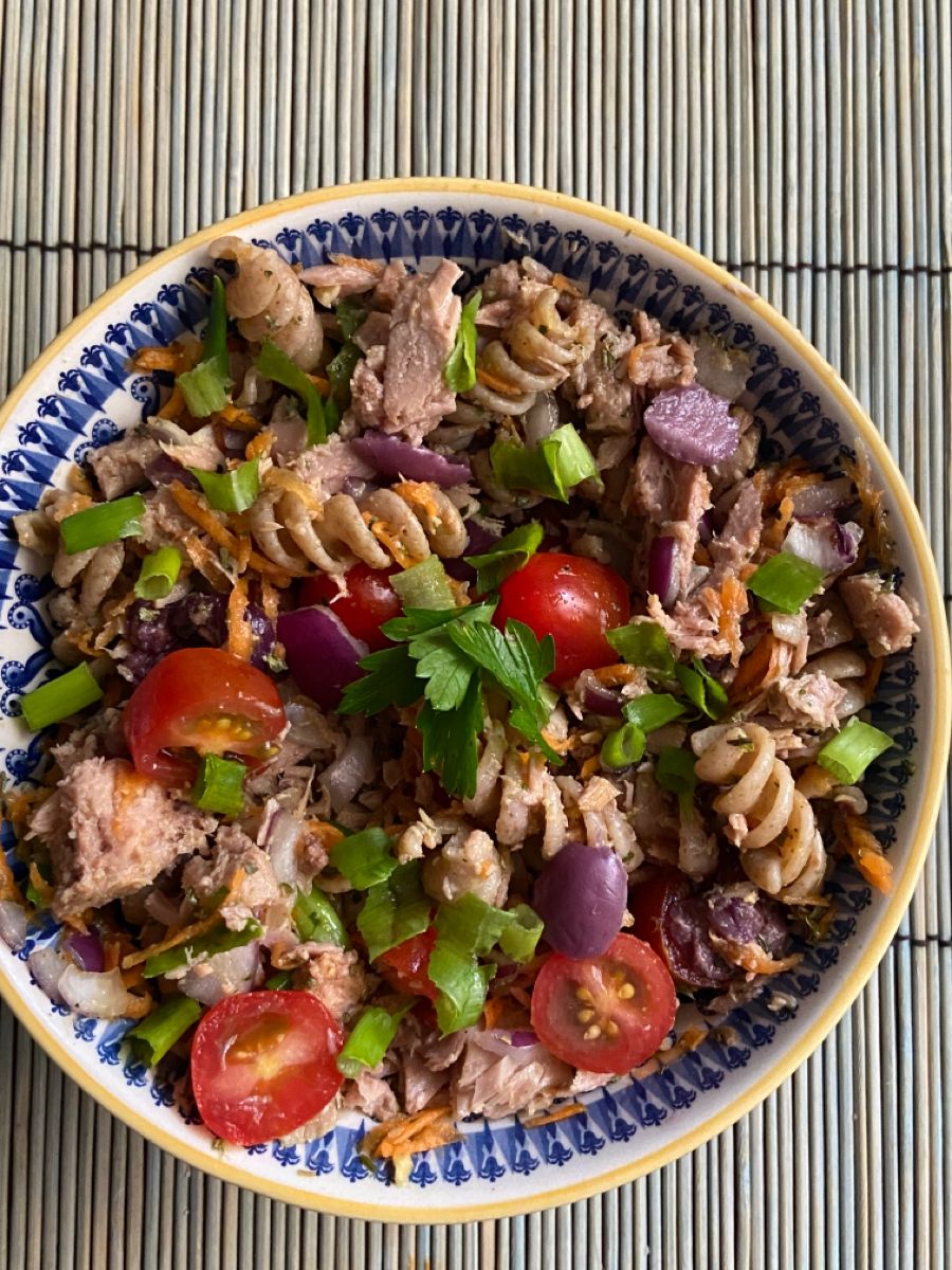 Macarrão Integral com Atum e Legumes